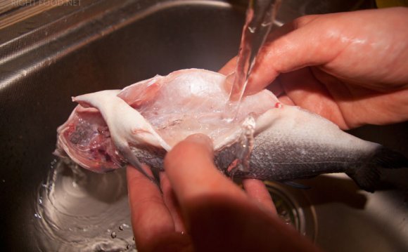 Как чистить рыбу?